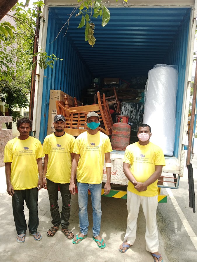 LeoFast Packers and Movers packing and moving work in Bangalore