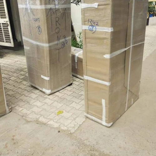 Pioneer Packers Movers packing and moving work in Bangalore
